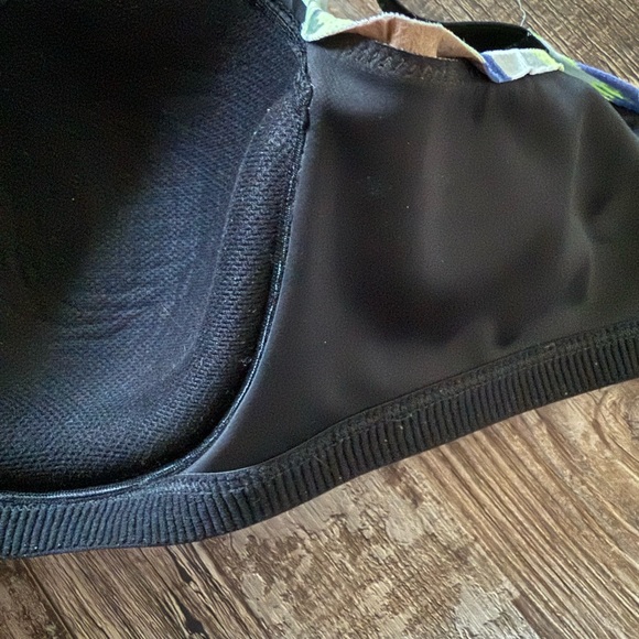 VS SPORT BRAS - Picture 3 of 13